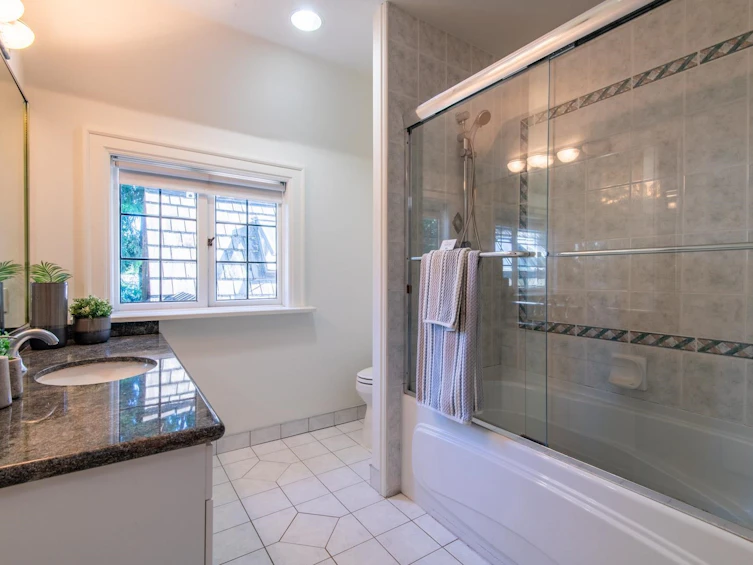 6187 Macdonald Street, Vancouver, BC, V6N 1E7 - 23