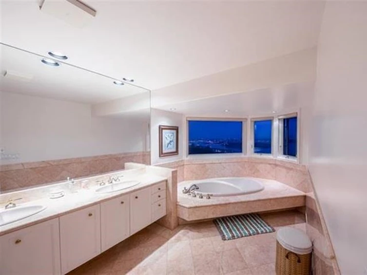 1538 Chippendale Court, West Vancouver, BC, V7S 3G6 - 16