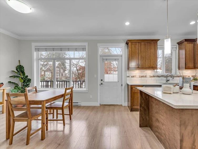 2-6929 142, Surrey, BC, V3W 5N1 - 5