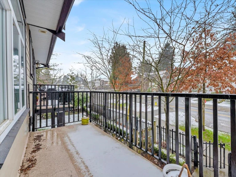 2-6929 142, Surrey, BC, V3W 5N1 - 8