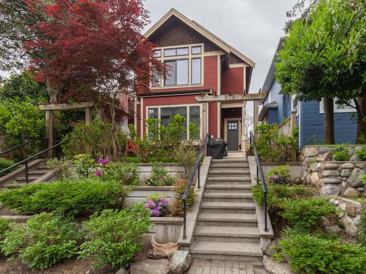 874 East 13th Avenue, Vancouver, BC, V5T 2L5 - 24