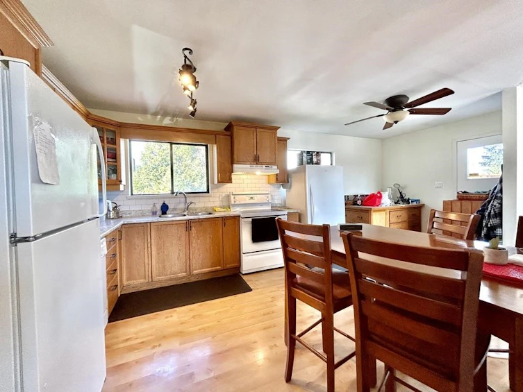 740 Maplewood Lane, Gibsons, BC, V0N 1V8 - 4