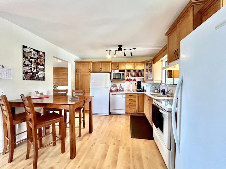 740 Maplewood Lane, Gibsons, BC, V0N 1V8 - 5