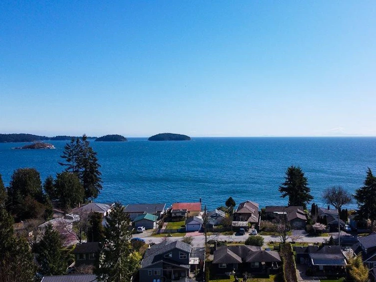 740 Maplewood Lane, Gibsons, BC, V0N 1V8 - 31