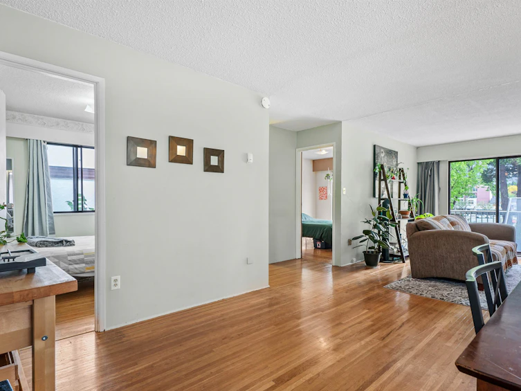 4565 W 9th Avenue, Vancouver, BC, V6R 2E2 - 4