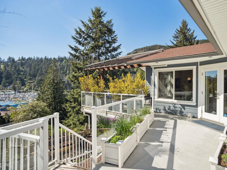5755 Telegraph Trail, West Vancouver, BC, V7W 1R3 - 16