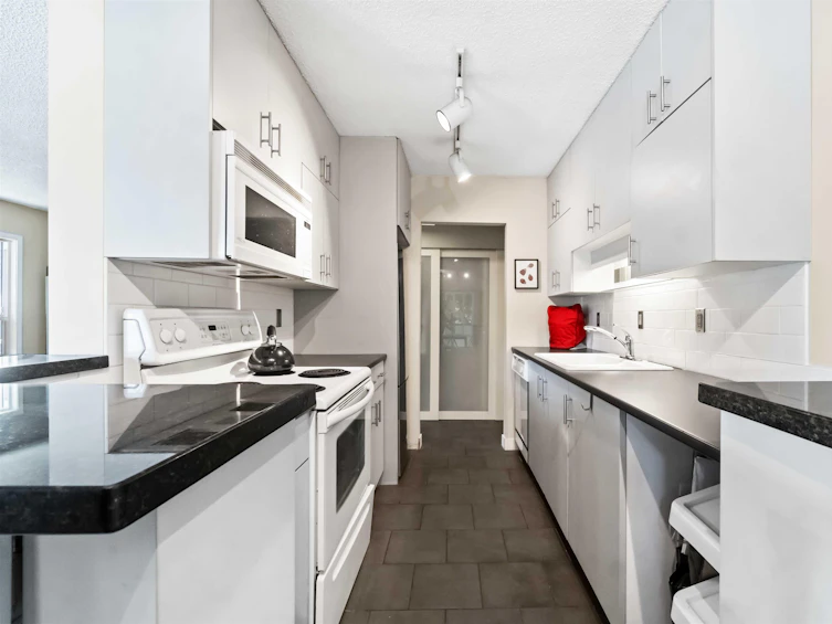 209-1425 Cypress Street, Vancouver, BC, V6J 3L1 - 18