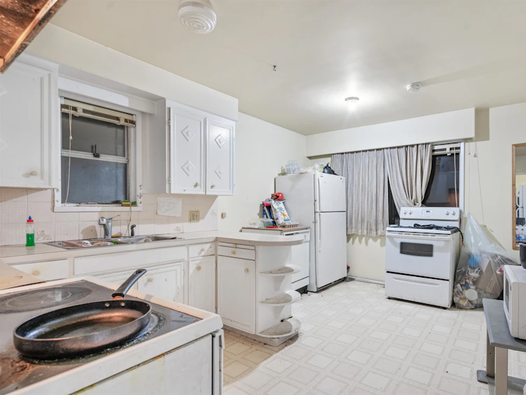 5365 Earles Street, Vancouver, BC, V5R 3S2 - 3