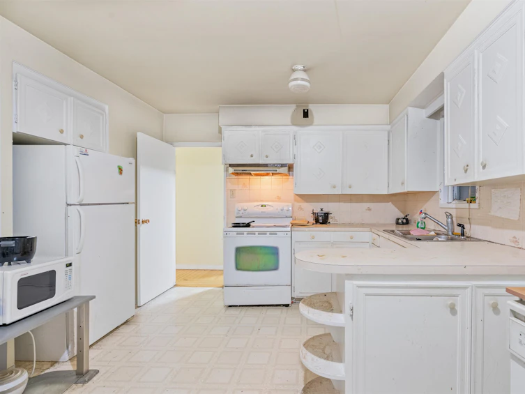 5365 Earles Street, Vancouver, BC, V5R 3S2 - 5