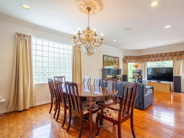 7286 Barnet Road, Burnaby, BC, V5A 1E2 - 4