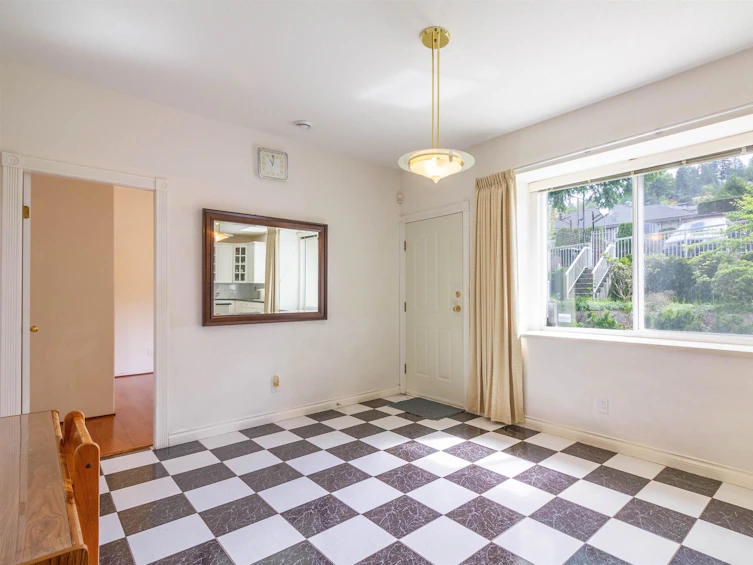 7286 Barnet Road, Burnaby, BC, V5A 1E2 - 12