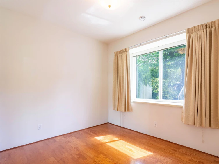 7286 Barnet Road, Burnaby, BC, V5A 1E2 - 13