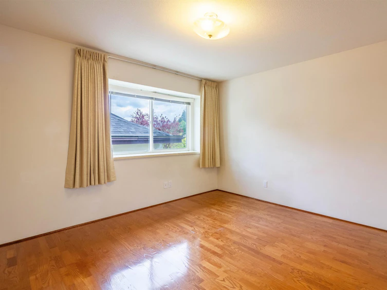 7286 Barnet Road, Burnaby, BC, V5A 1E2 - 23