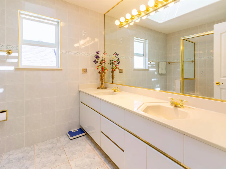 7286 Barnet Road, Burnaby, BC, V5A 1E2 - 24