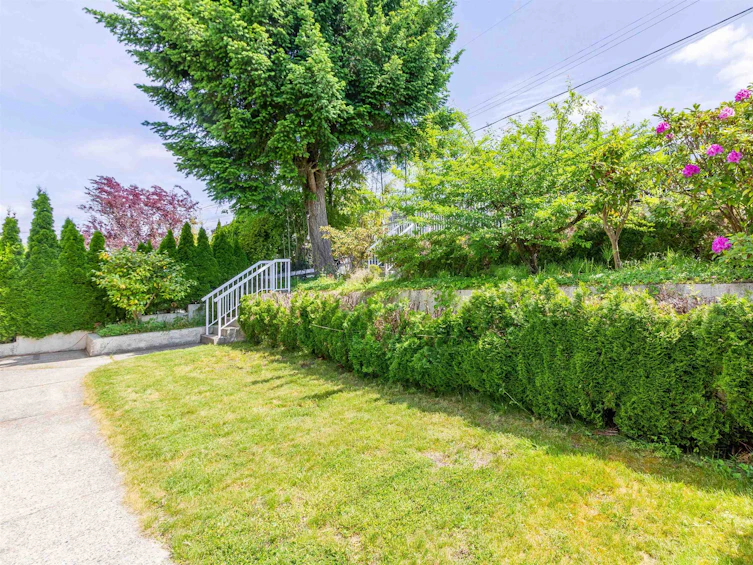 7286 Barnet Road, Burnaby, BC, V5A 1E2 - 36