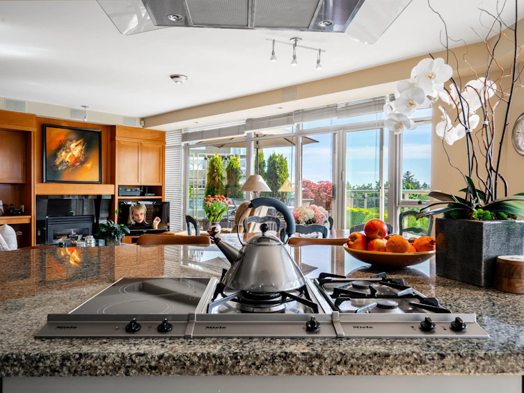 PH1-5700 Larch Street, Vancouver, BC, V6M 4E2 - 16