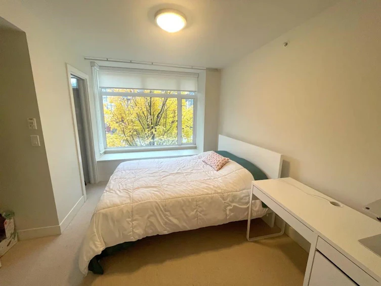 6180 Oak Street, Vancouver, BC, V6M 2W2 - 6