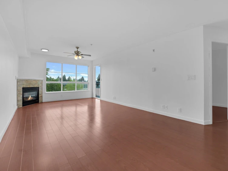 415-12083 92a Avenue, Surrey, BC, V3V 8C8 - 8