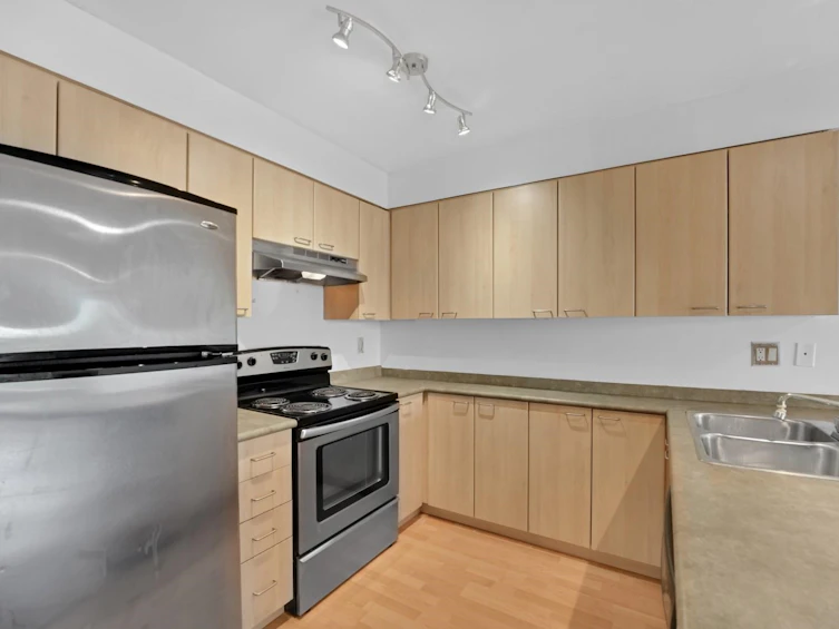415-12083 92a Avenue, Surrey, BC, V3V 8C8 - 6