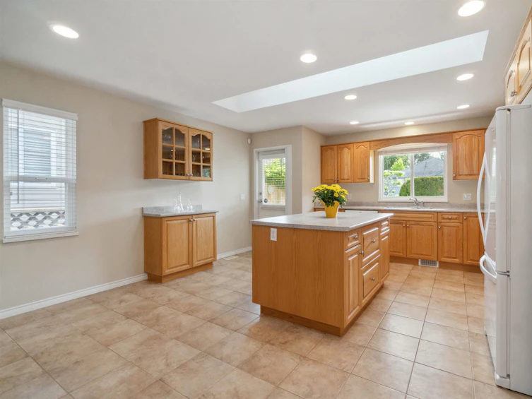 12140 Blossom Street, Maple Ridge, BC, V2X 1C3 - 5