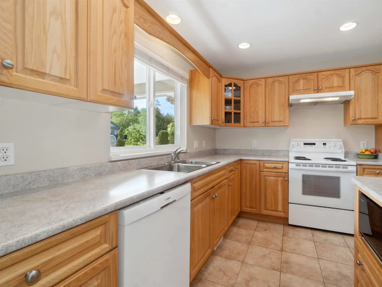 12140 Blossom Street, Maple Ridge, BC, V2X 1C3 - 7