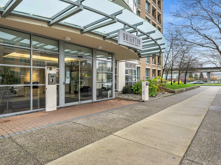 2201-120 Milross Avenue, Vancouver, BC, V6A 4K7 - 2