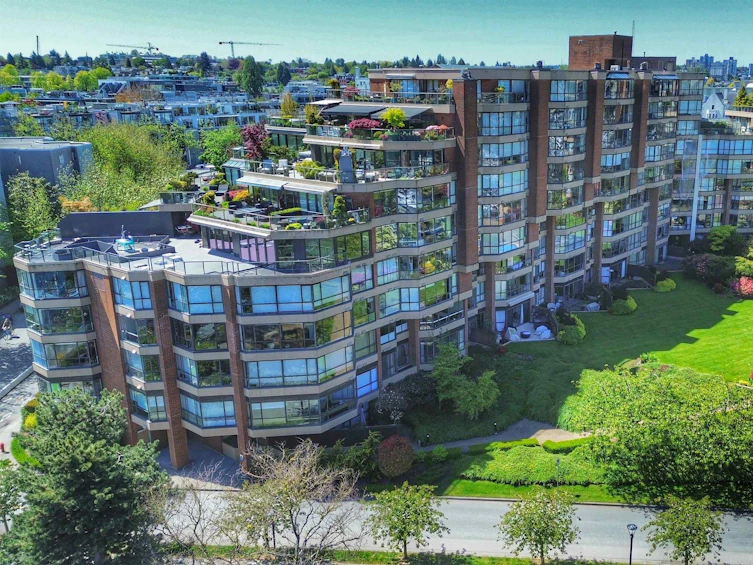 G01-1490 Pennyfarthing Drive, Vancouver, BC, V6J 4Z3