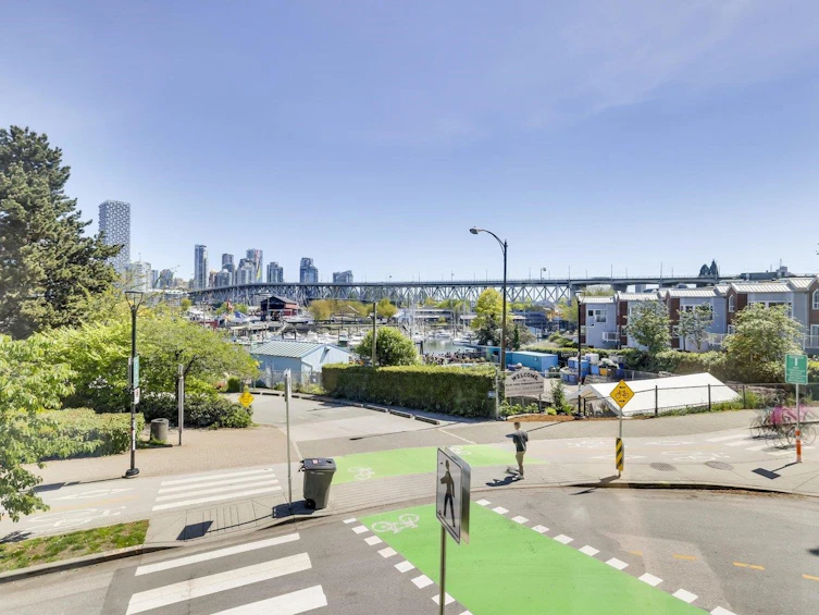 G01-1490 Pennyfarthing Drive, Vancouver, BC, V6J 4Z3 - 9