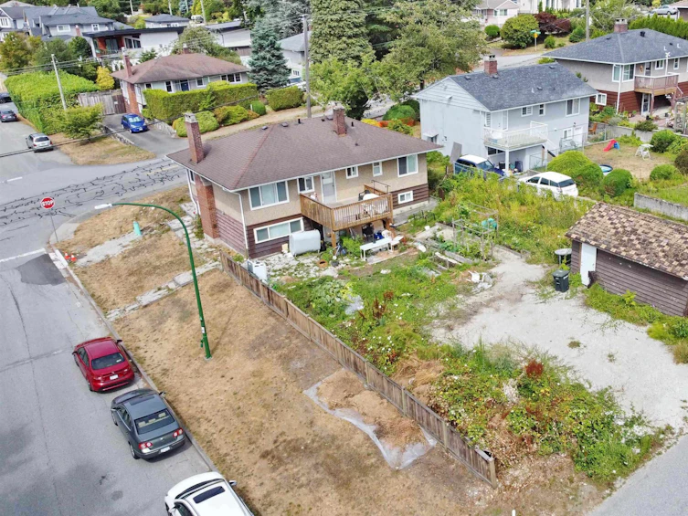 7884 Patterson Avenue, Burnaby, BC, V5J 3P5 - 2