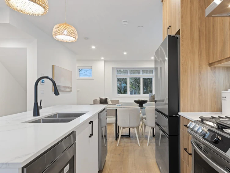 1377 East 24th Avenue, Vancouver, BC, V5V 2B6 - 5