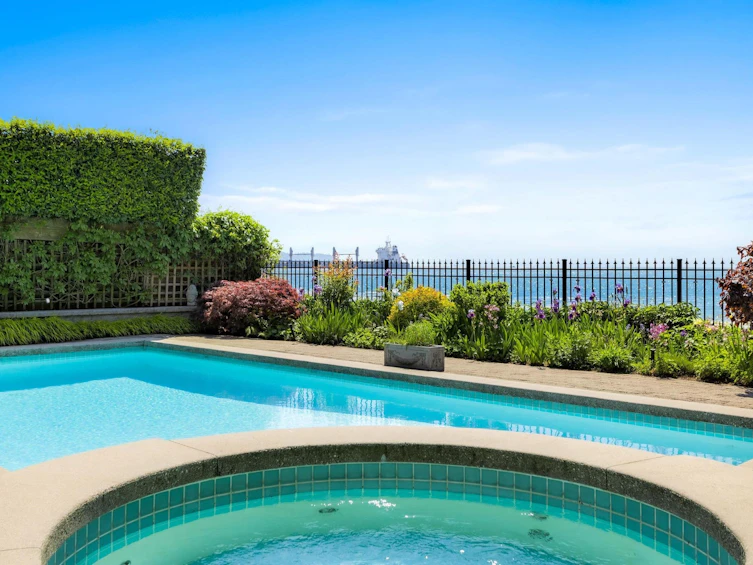 4472 Ross Crescent, West Vancouver, BC, V7W 1B2 - 2