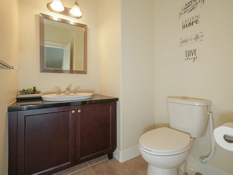 8336 209a Street, Langley, BC, V2Y 0A5 - 8