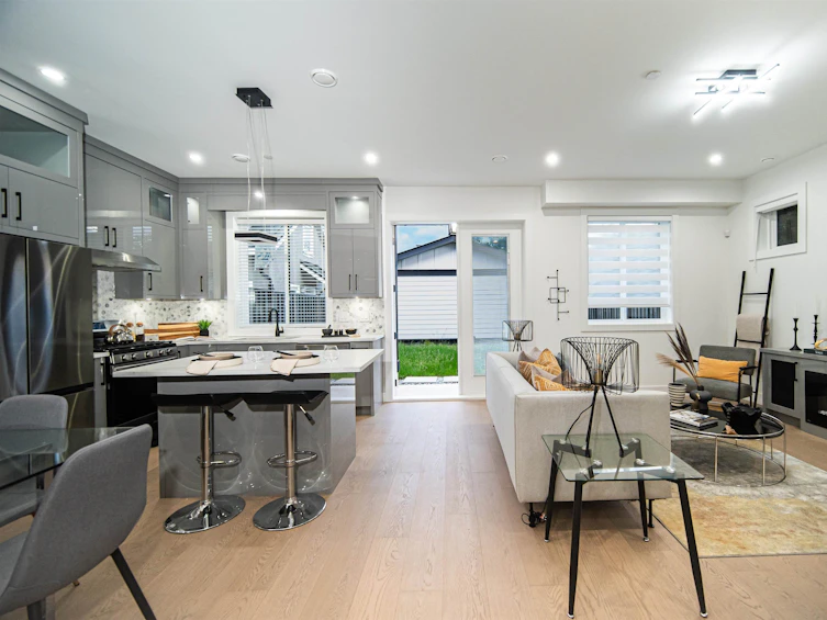 2831 Mcgill Street, Vancouver, BC, V5K 1H7 - 4