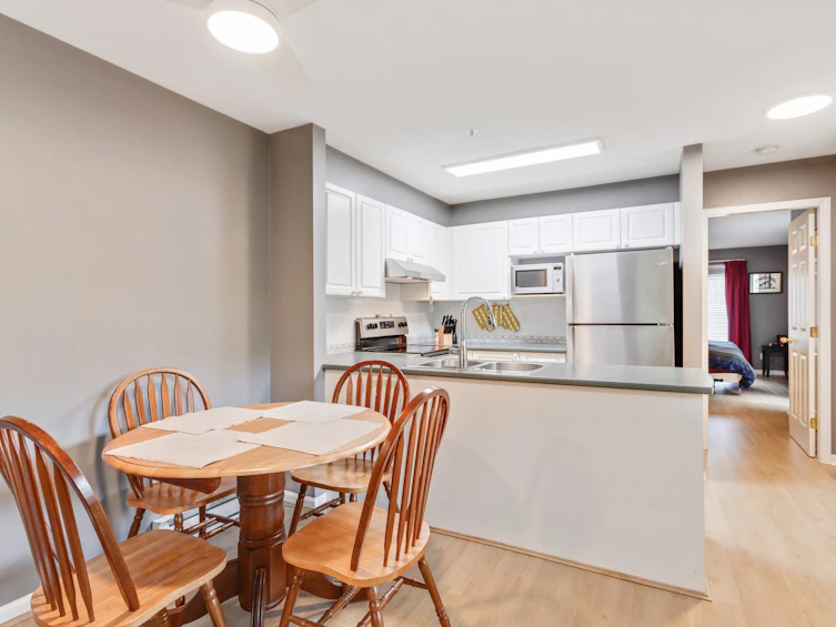 112-6588 Southoaks Crescent, Burnaby, BC, V5E 4K1 - 6