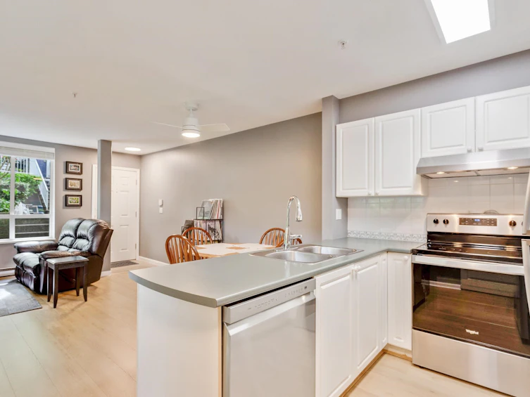 112-6588 Southoaks Crescent, Burnaby, BC, V5E 4K1 - 9