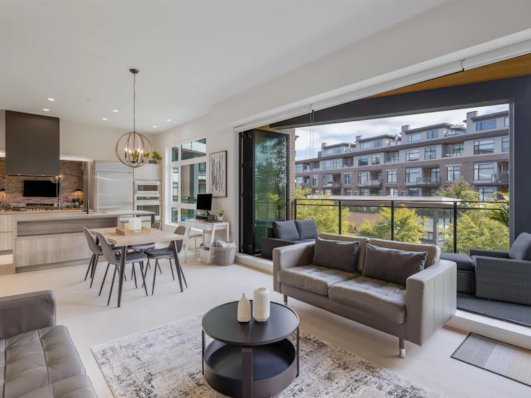 212-300 Salter Street, New Westminster, BC, V3M 0L9