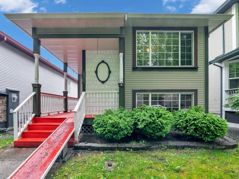 10082 243rd Street, Maple Ridge BC V2W 1X3