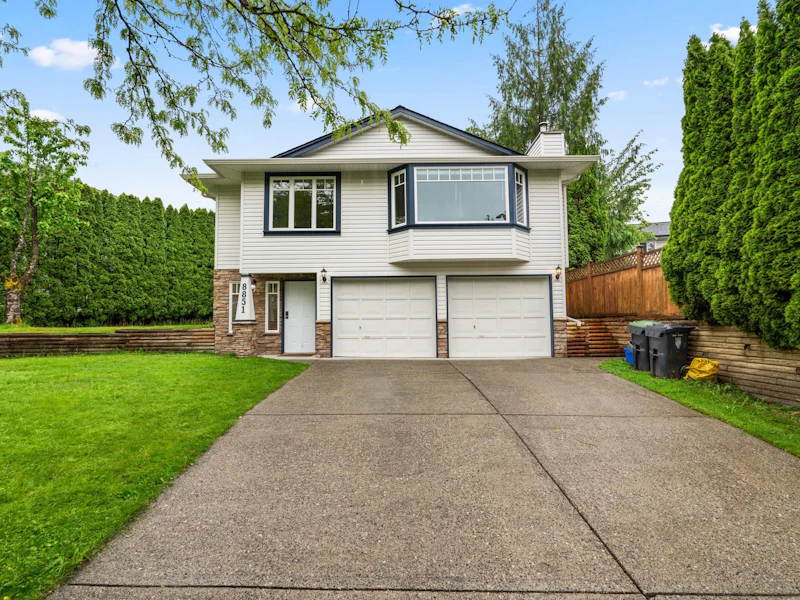 8851 214b Street, Langley BC V1M 1Y4