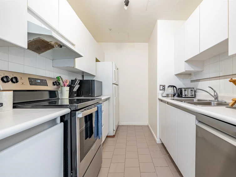 311-989 Nelson Street, Vancouver, BC, V6Z 2S1 - 11