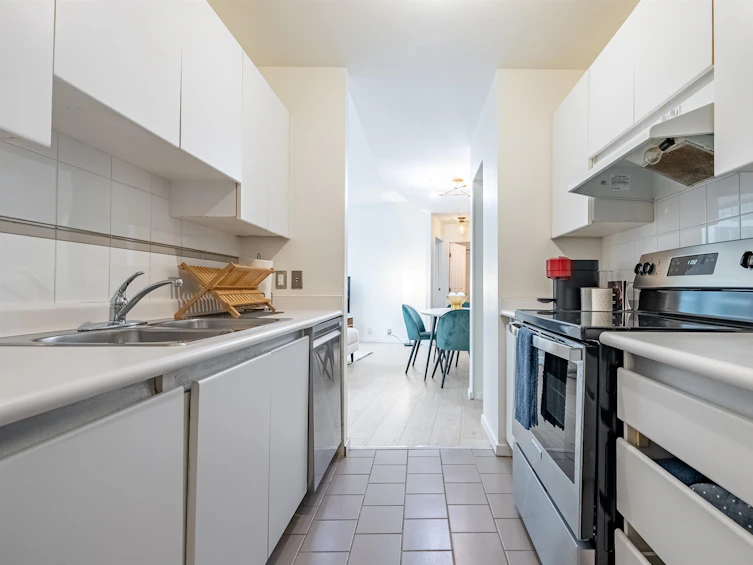 311-989 Nelson Street, Vancouver, BC, V6Z 2S1 - 14