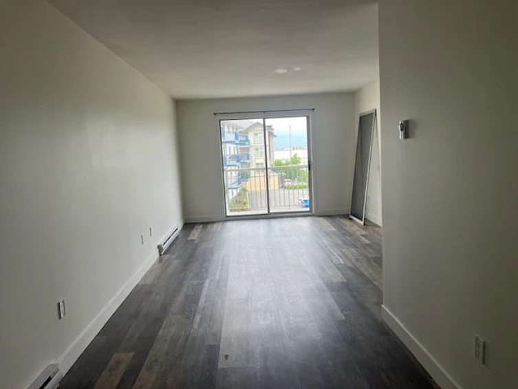 109-7435 Shaw Avenue, Chilliwack, BC, V2R 3C1 - 2