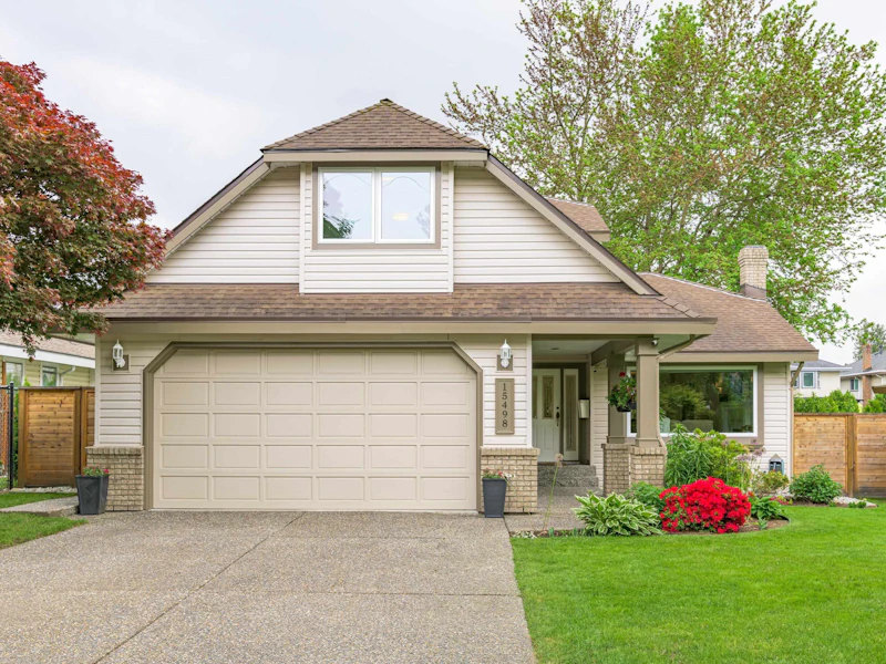 15498 112th Avenue, Surrey BC V3R 6H1