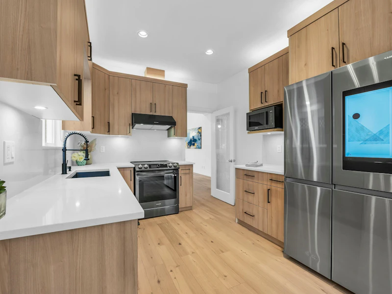 6630 Russell Avenue, Burnaby BC V5H 3T5