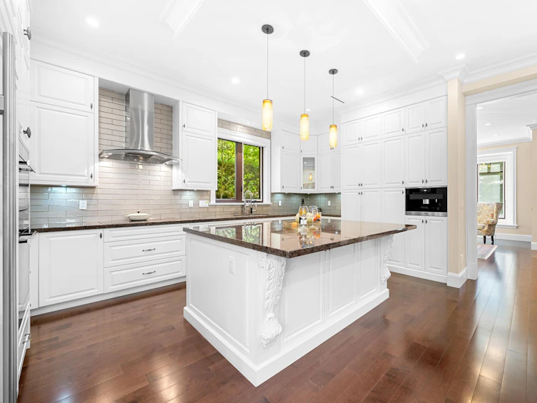 5358 Malaspina Place, North Vancouver, BC, V7R 4M1 - 10