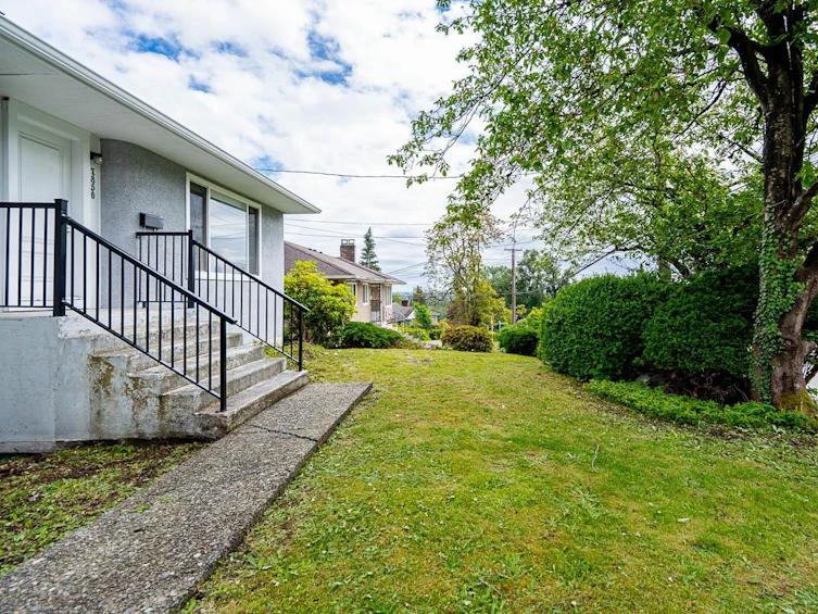 7850 Patterson Avenue, Burnaby, BC, V5J 3P5 - 4
