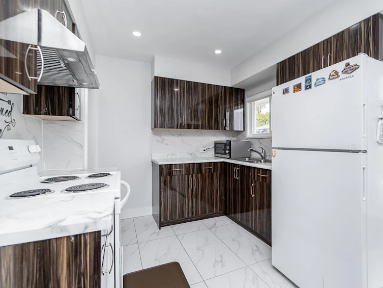 7850 Patterson Avenue, Burnaby, BC, V5J 3P5 - 11