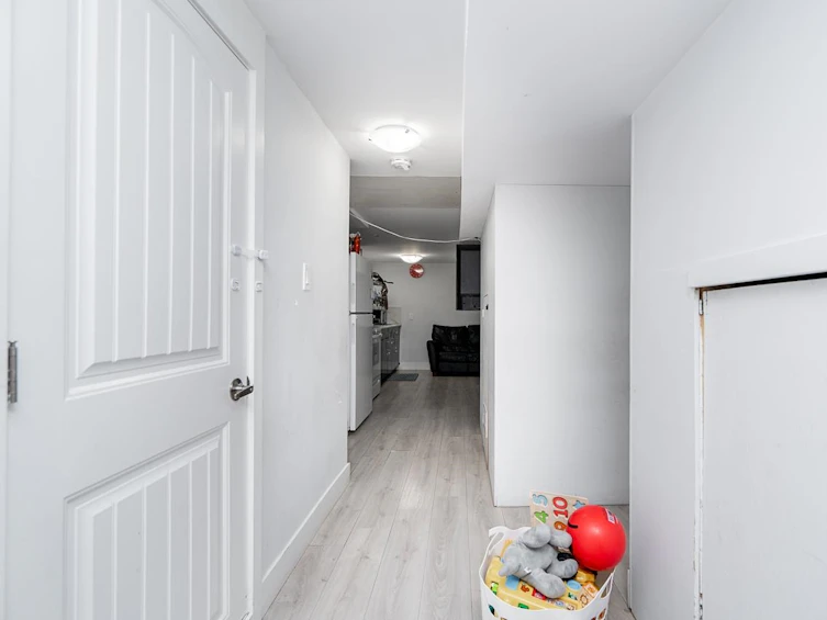 7850 Patterson Avenue, Burnaby, BC, V5J 3P5 - 21