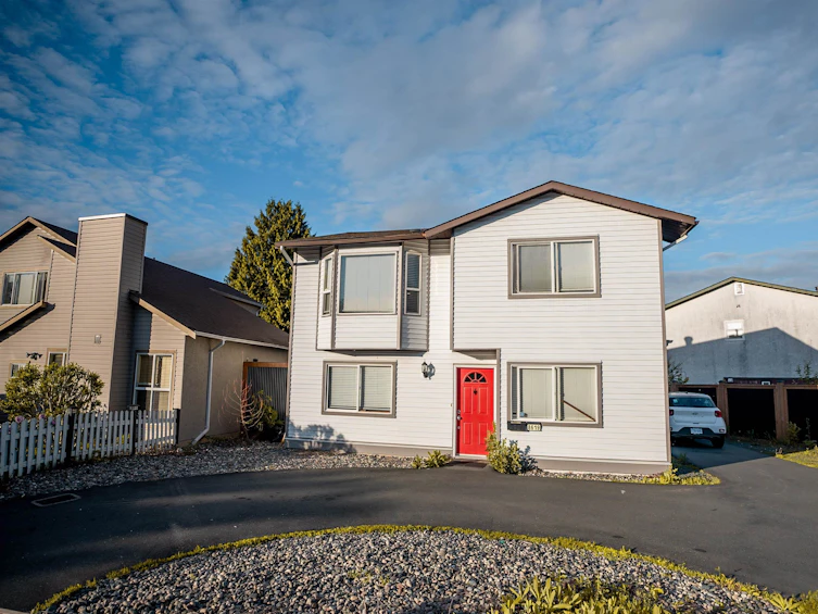 8619 Mccutcheon Avenue, Chilliwack, BC, V2P 7J9