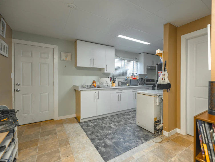 8619 Mccutcheon Avenue, Chilliwack, BC, V2P 7J9 - 15