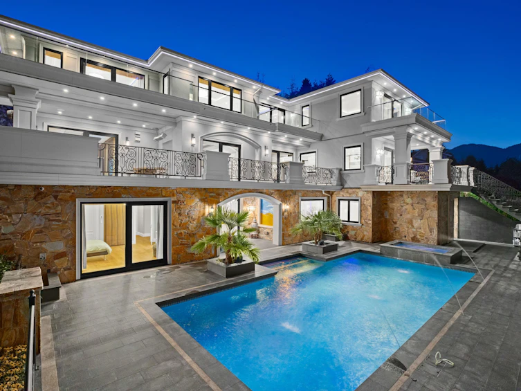 1436 Sandhurst Place, West Vancouver, BC, V7S 2P3